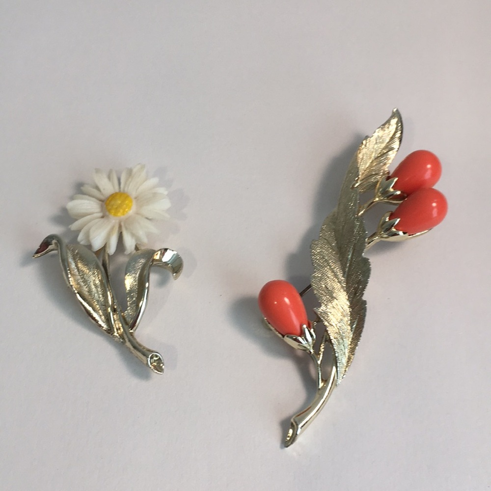 2 Sarah Coventry Vintage Brooches